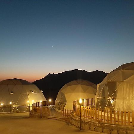 The Rock Camp Petra Hotel วาดี มูซา ภายนอก รูปภาพ