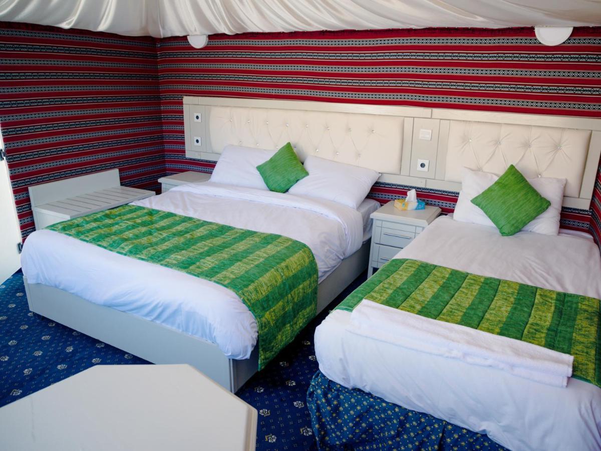 The Rock Camp Petra Hotel วาดี มูซา ภายนอก รูปภาพ