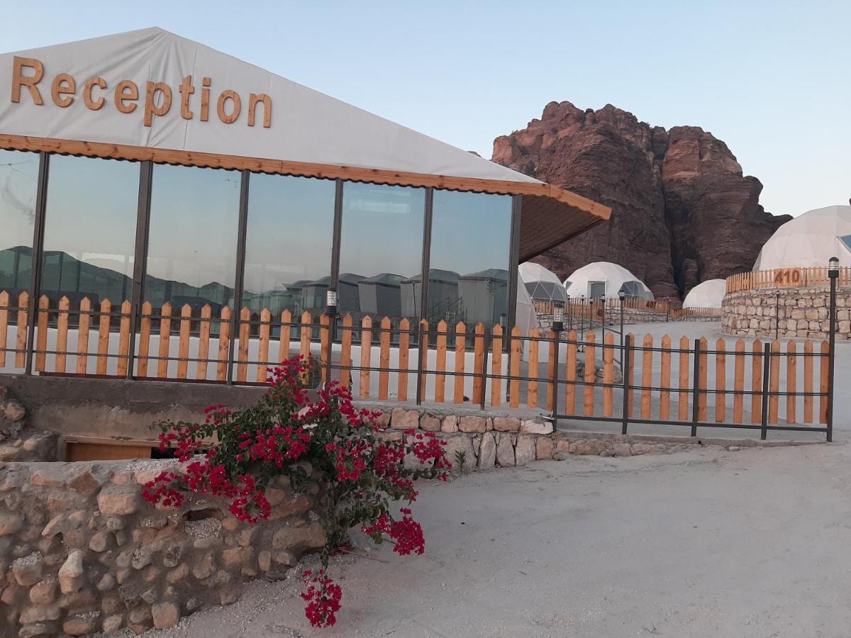 The Rock Camp Petra Hotel วาดี มูซา ภายนอก รูปภาพ