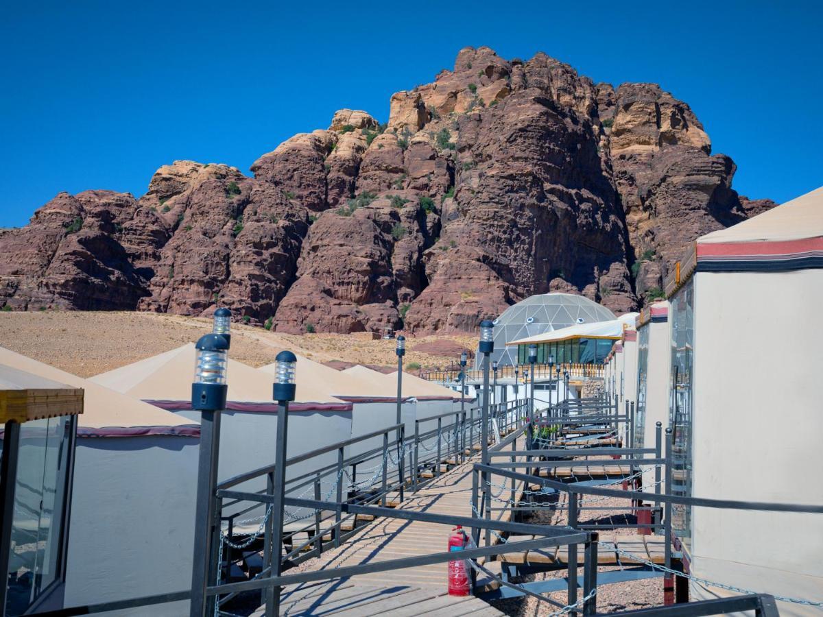 The Rock Camp Petra Hotel วาดี มูซา ภายนอก รูปภาพ