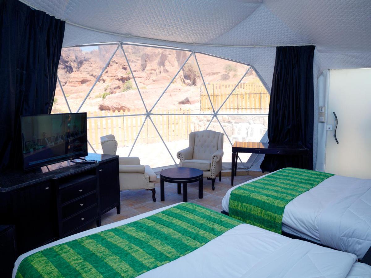 The Rock Camp Petra Hotel วาดี มูซา ภายนอก รูปภาพ