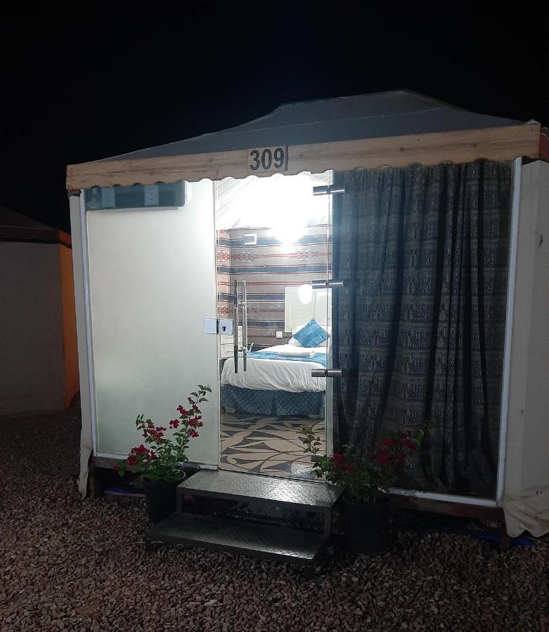 The Rock Camp Petra Hotel วาดี มูซา ภายนอก รูปภาพ