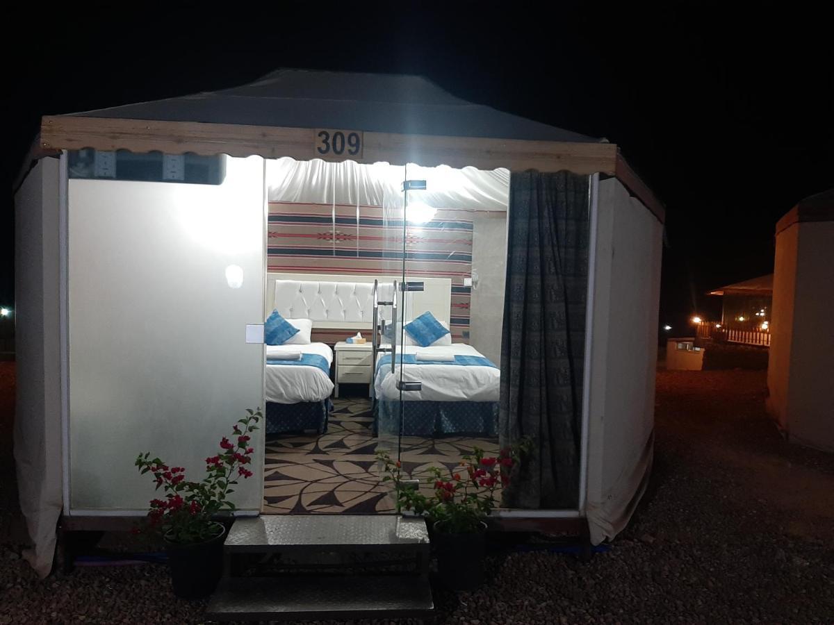 The Rock Camp Petra Hotel วาดี มูซา ภายนอก รูปภาพ