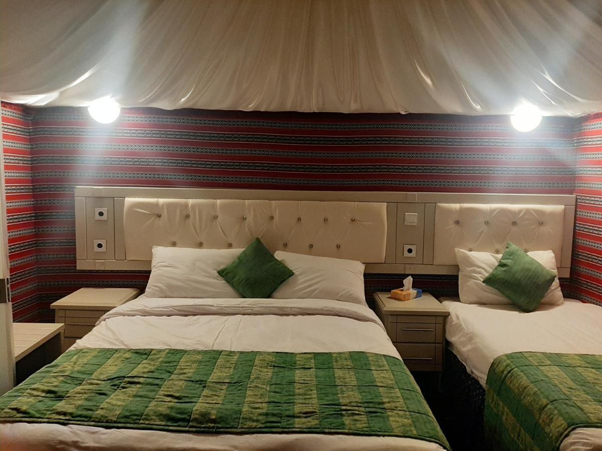 The Rock Camp Petra Hotel วาดี มูซา ภายนอก รูปภาพ