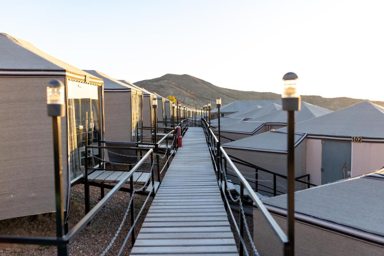 The Rock Camp Petra Hotel วาดี มูซา ภายนอก รูปภาพ